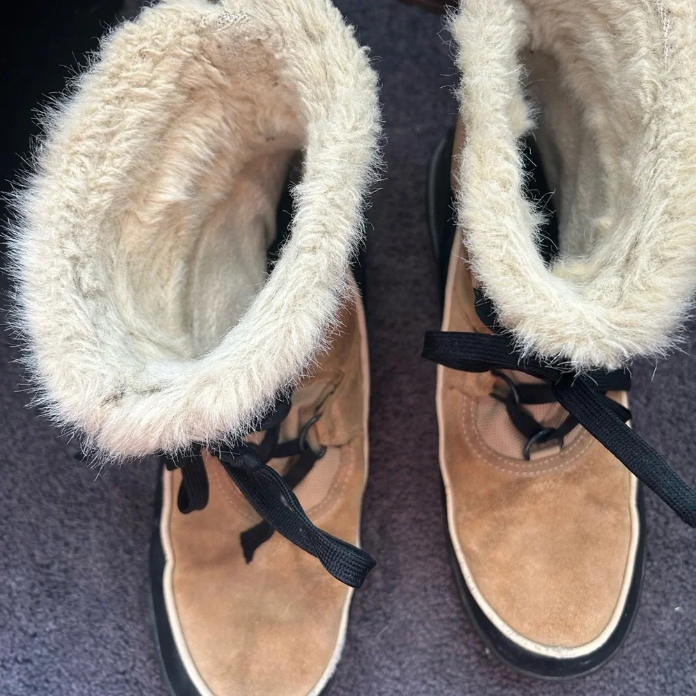 Sorel Women's Tan and Black Winter Boots - Picture 3 of 5